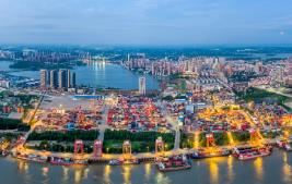 长江中游港口群加速崛起