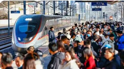 一季度全国铁路发送旅客11.33亿人次 同比增长5.5%