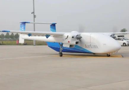 我国自主研发“无人飞行卡车”首飞成功