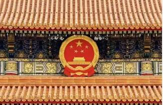 《闪闪的国徽》照耀中国大地