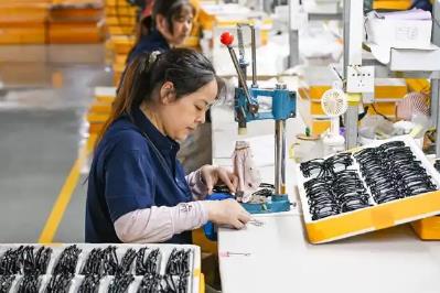 “眼镜架制作工”国家职业标准发布  为行业人才发展立规明向