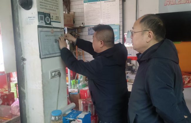 罗田烟草：多措并举净化辖区市场