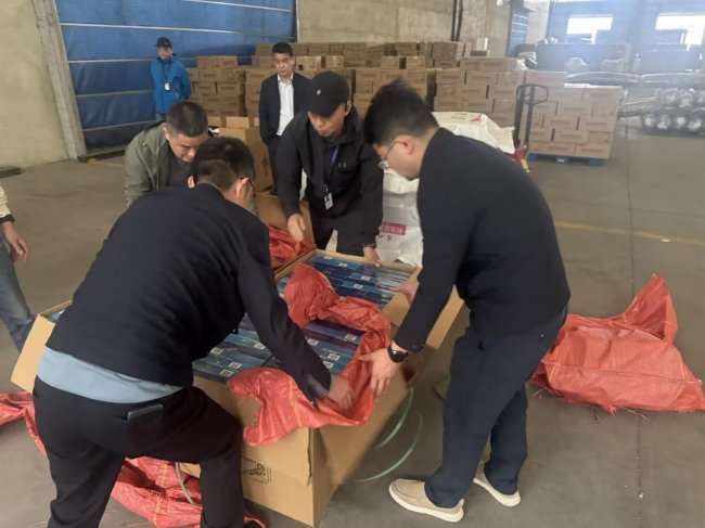 武汉东西湖：一线督战显担当 昼夜连击净市场