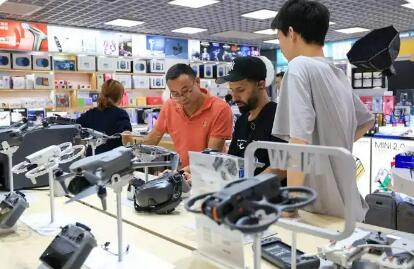 交易笔数大增 从支付数据看假期消费活力迸发