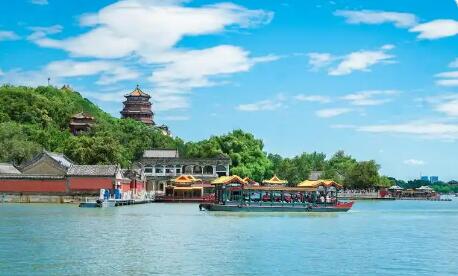 坚持旅游为民惠民 推动服务业扩能提质