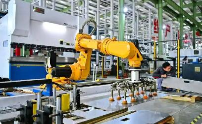 高技术制造业增长12.6% 4月中国经济稳中有进新动能加速集聚