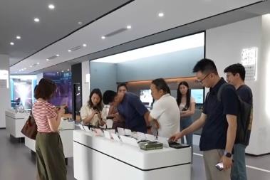 消费向“新”向“绿”向“智” 提振消费政策效果持续显现