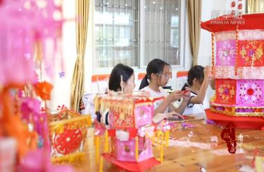 千城百县看中国｜福建武平：中山花灯 指尖上的传承