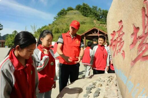 金钼股份矿山分公司：“大手拉小手”研学活动点亮少年“工业梦”