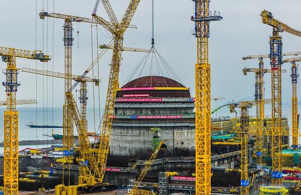 中广核福建宁德核电5号机组穹顶吊装成功