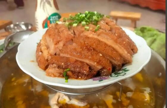 扣肉“小作坊”成广西平乐县致富“大产业”