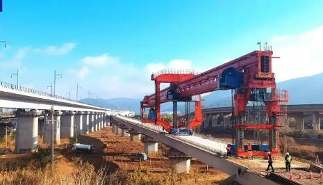 1至7月全国铁路完成固定资产投资同比增长1.8%