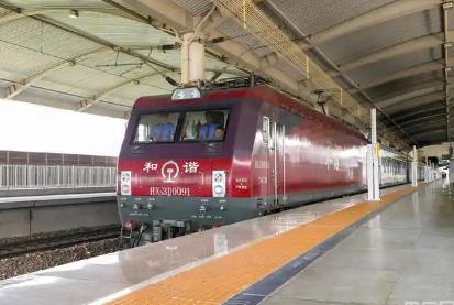 内蒙古开行今年首趟进疆旅游专列