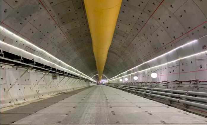 超大直径盾构机“龙岗3号”成功下穿深圳布吉河