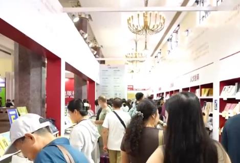 打开阅读的“N”种方式 传统书展串联多元业态打造消费新空间