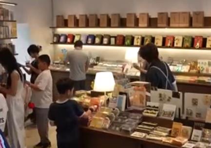 图书阅览、休闲歇脚、文艺展览跨界融合 老城文脉焕新激活大众文化消费新需求