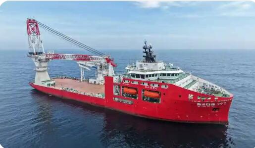 中国自研新一代深水多功能海洋工程船“海洋石油292”交付
