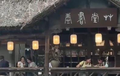 岐黄智慧走进青年课堂 场景创新让中医药文化可游、可品、可学薪火相传
