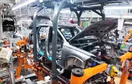 中国新能源汽车引领合作升级 为世界汽车工业带来新发展机遇