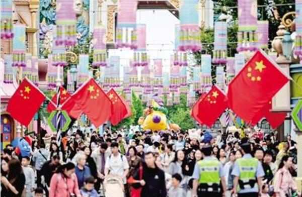 国庆消费“热力图”：服务扩容 智能升级