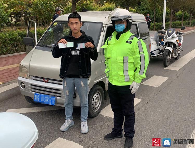 7座面包车竟载10人 男子亮假证被识破直呼驾考太难