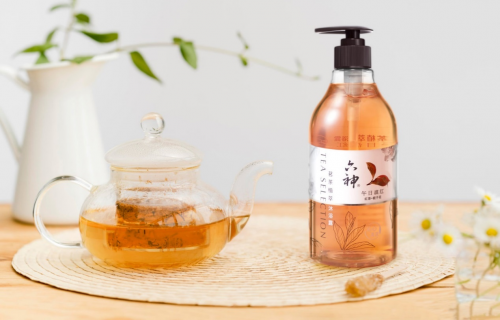 六神茗茶植萃沐浴露，控油护肤清爽一夏天