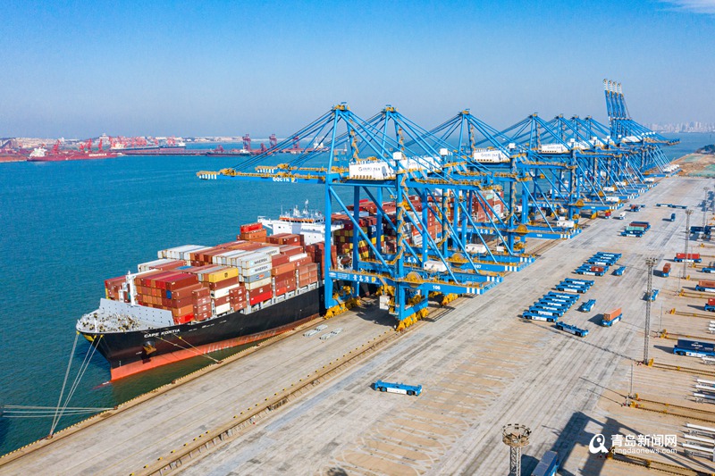 胶州湾畔 它用"十大创新"为全球自动化码头树起"中国方案"