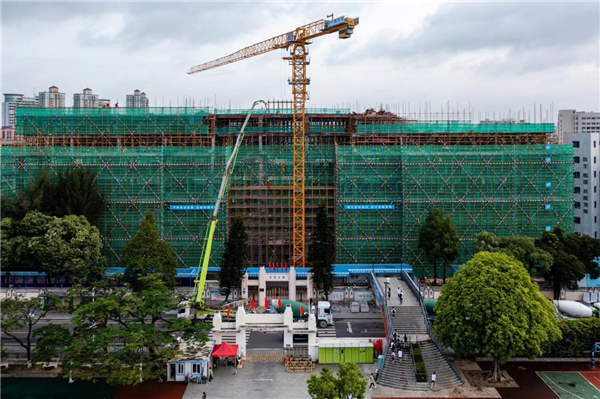 东莞中学教学楼全面封顶！9月交付使用！