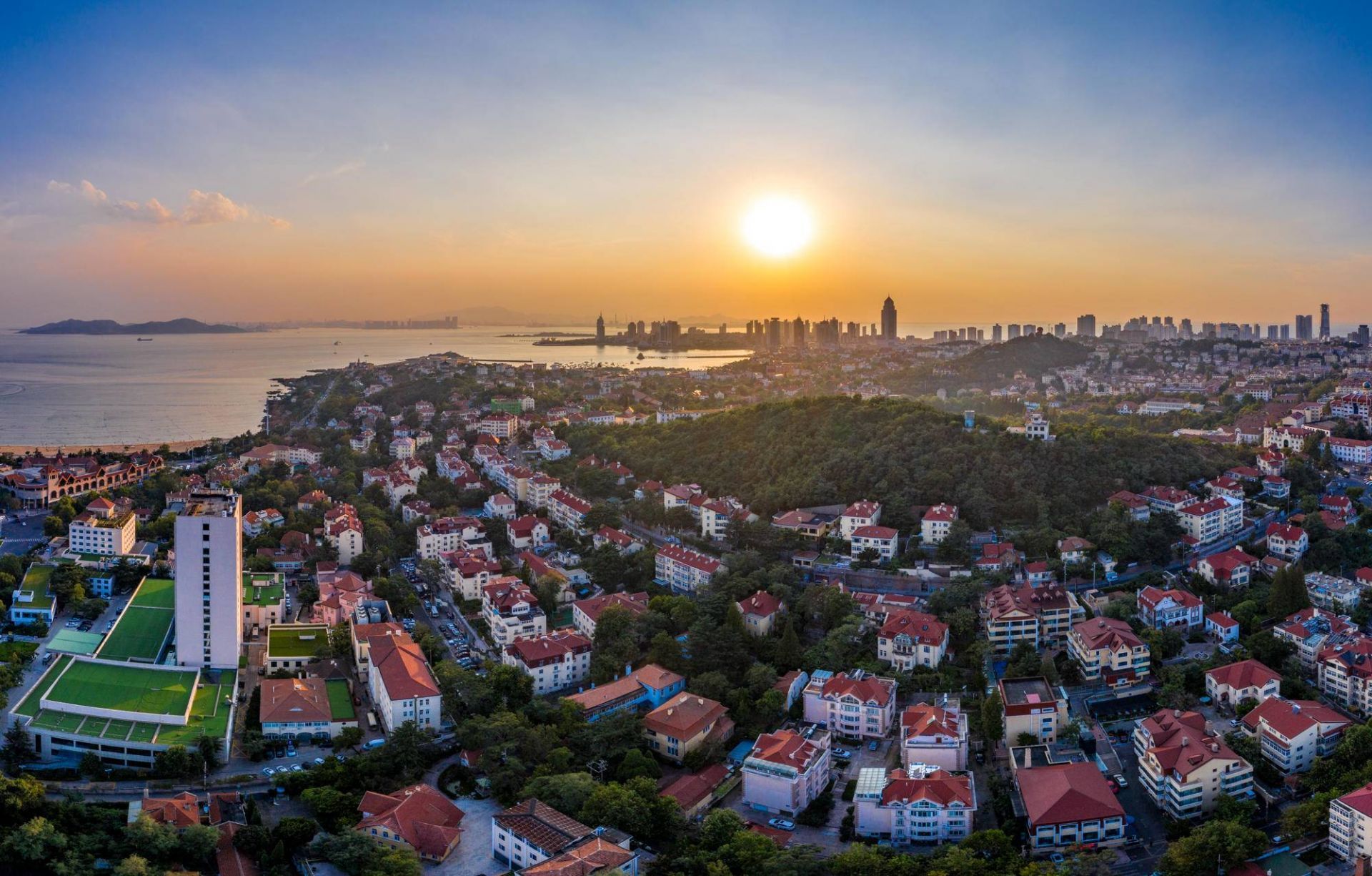 建设山海城共融的美丽城市 推动经济社会高质量发展！让绿色成为青岛最动人底色