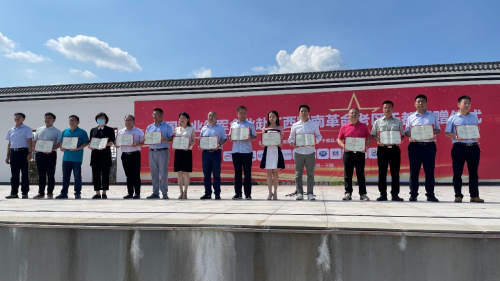 蒙牛雅士利关爱革命老区、为江西于都福利院开展爱心捐赠