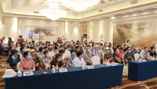 不动刀，不住院，白内障手术同时矫正近视、散光、老花 