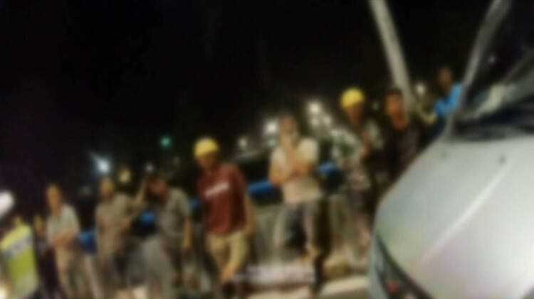 超载近一倍！7座面包车“硬塞”13人上路 司机被罚200元扣6分