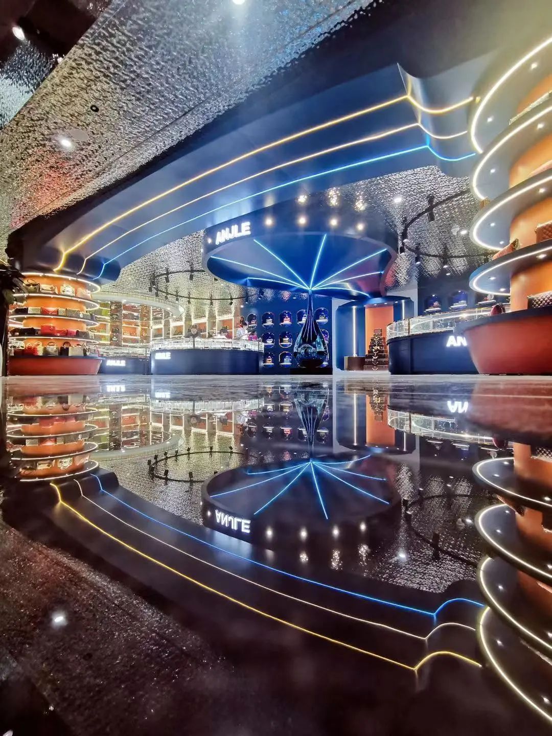 图片包含 游戏机, 食物描述已自动生成