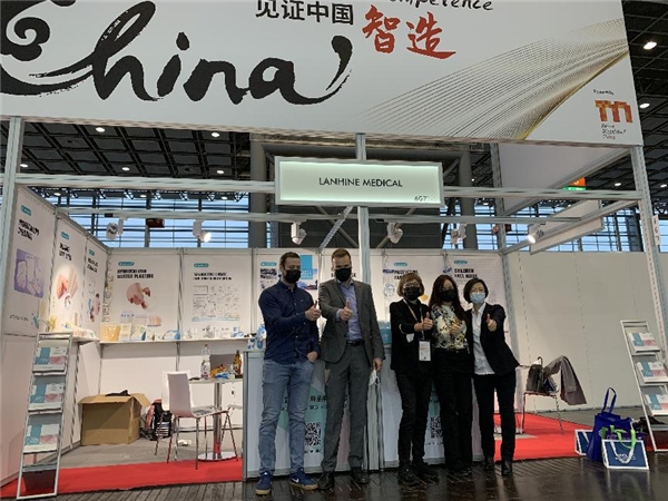 蓝禾医疗超透气医用外科口罩闪耀第53届杜赛尔多夫Medica医疗展