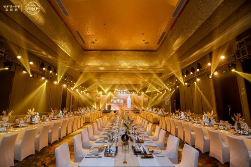  百年泸州老窖窖龄酒“时坚味道”精英俱乐部之夜新年启航