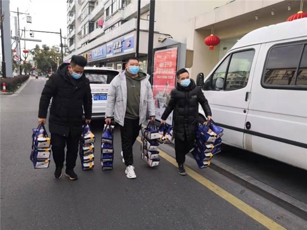  和府捞面助力苏州防疫，收获网友“霸道关爱” 