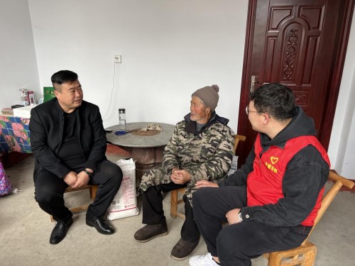  宜来六标项目联合五峰湾潭镇居委会开展关爱老人志愿服务活动