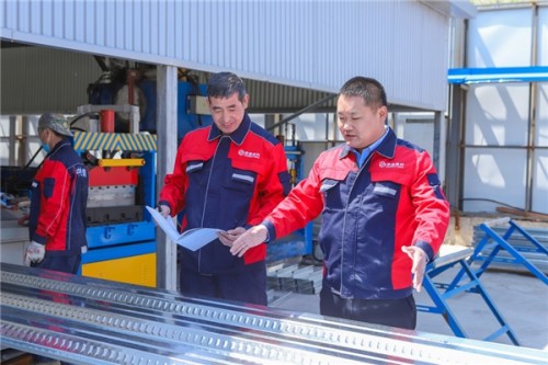  冯建斌：用自己名字做商标的楼承板人 