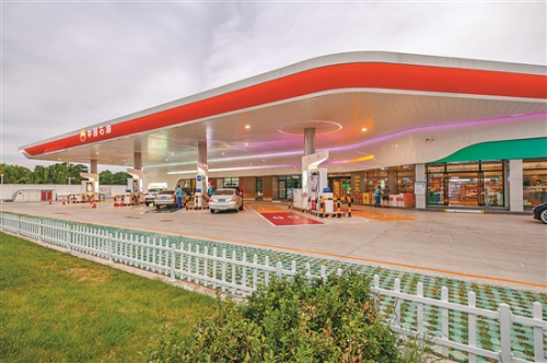 中国石油加油站采用智能数控照明  吕殿杰 摄数字化建设提速 重点项目