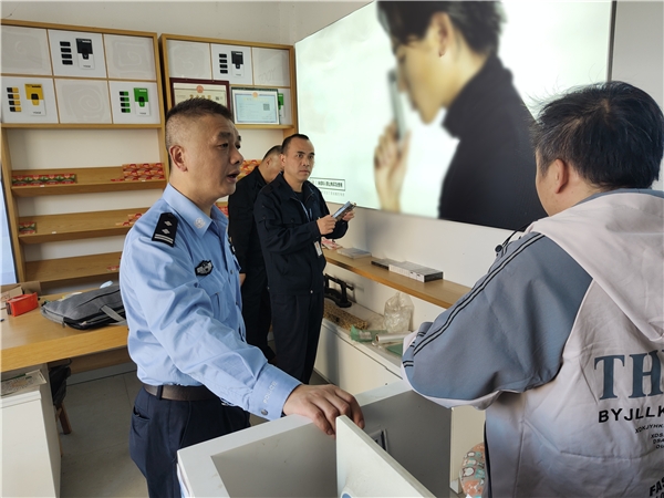 浙江德清：禁毒法制宣传 我们在行动