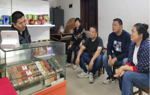 武汉黄陂烟草：向法治问题“叫板” 让学法群众“叫好”