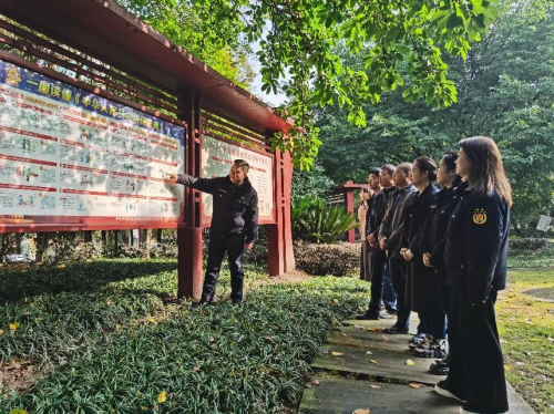 泸县烟草专卖局（分公司）  扎实开展“宪法宣传周”系列活动