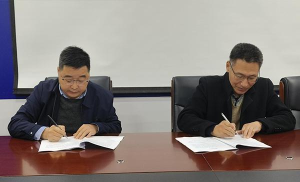  湖北五峰烟草：“证照并销”打通便民服务最后一公里 