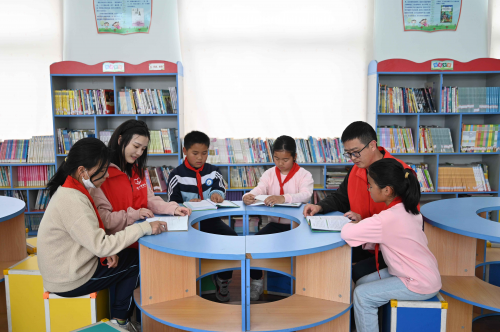 浙江岱山：情暖童心 爱伴成长