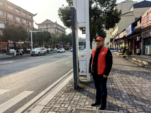 湖北五峰烟草：微光成炬 绘就最美“志愿红”