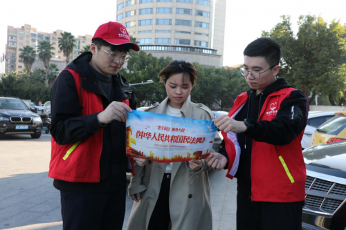 引“精”据“典”，护航新时代美好生活