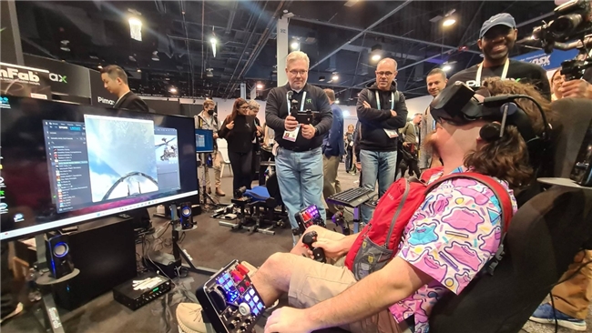 携获奖产品Crystal参加CES2024，高端头显品牌小派科技体验震撼全场