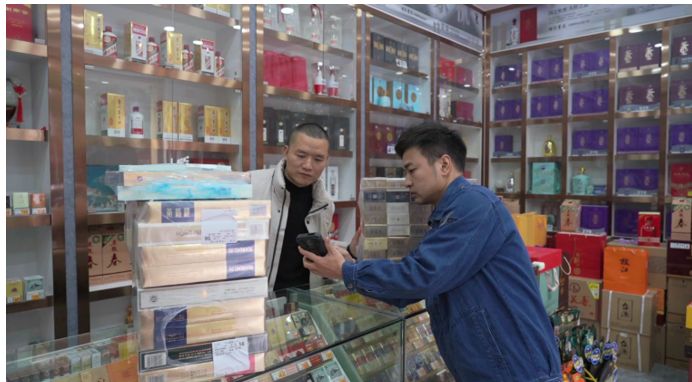 “线上 线下”，畅通送货服务“最后一公里”