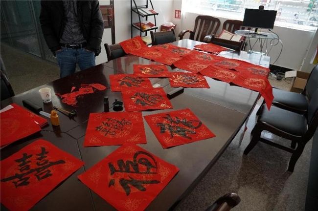 湖北黄梅：一寻二品三来赠，新春传福龙送瑞