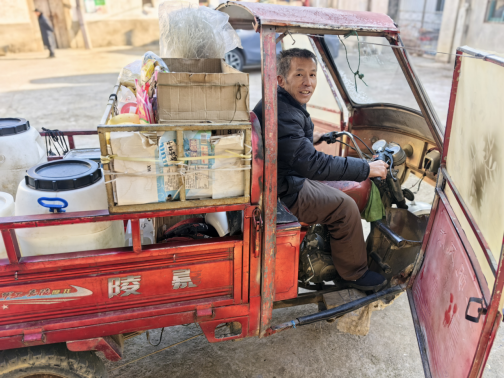 于奋斗中开出的坚强之花